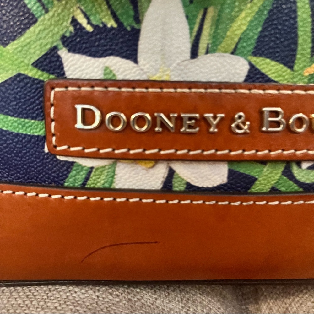 DOONEY and BOURKE Daffodil Drawstring Flower Floral Tassel Bucket Bag - Picture 5 of 13